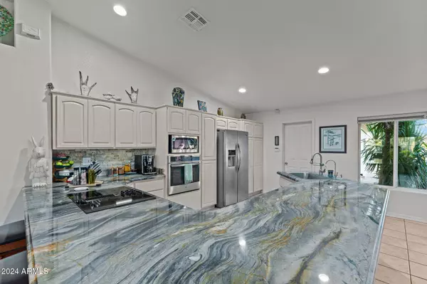 2105 W YUCCA Drive, Wickenburg, AZ 85390