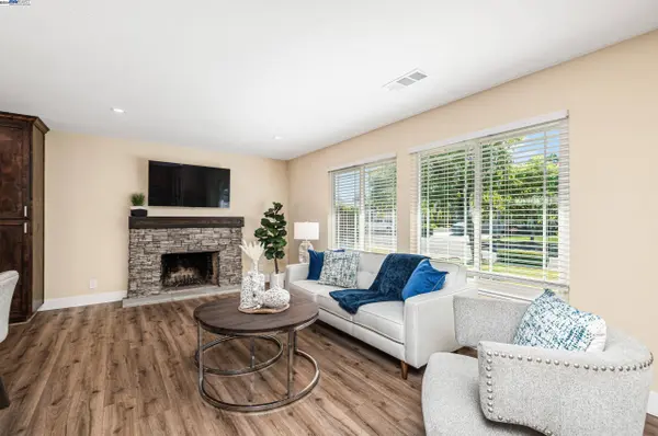 3424 Touriga Dr, Pleasanton, CA 94566