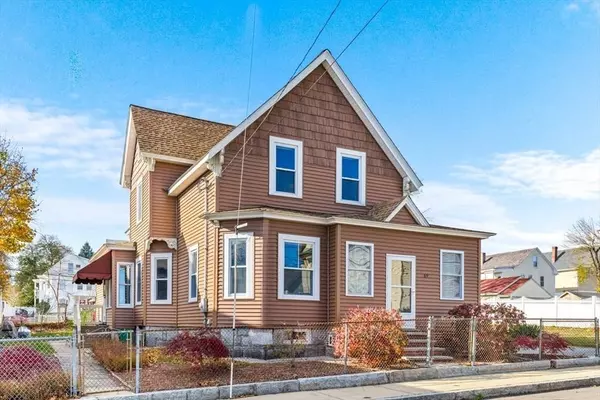 69 Warwick St, Lowell, MA 01851