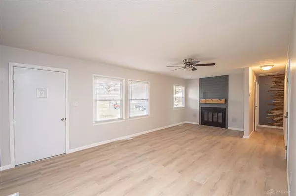 279 Amsterdam Drive, Xenia, OH 45385