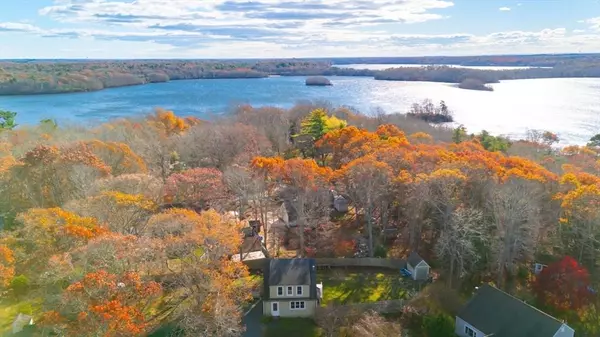 8 Blair Cir, Mashpee, MA 02649