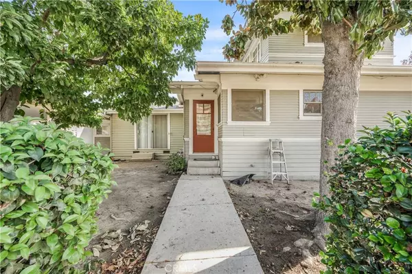 530 W Kaweah AVE, Visalia, CA 93277