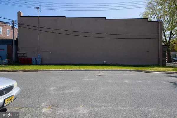 9 N 6TH ST, Vineland, NJ 08360