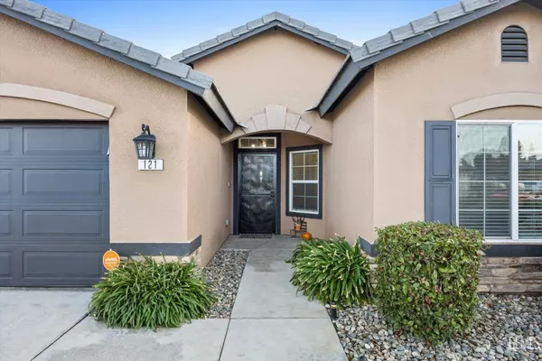 121 Woodlands Meadow Court, Bakersfield, CA 93308