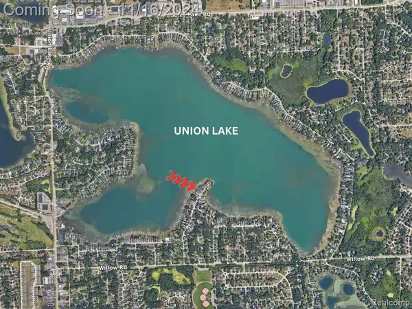 7584 Barnsbury Drive, West Bloomfield, MI 48324