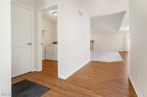 4135 Ledgewater DR, Mogadore, OH 44260