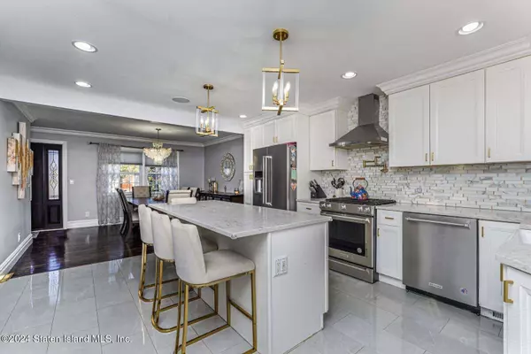 23 Kingdom AVE, Staten Island, NY 10312