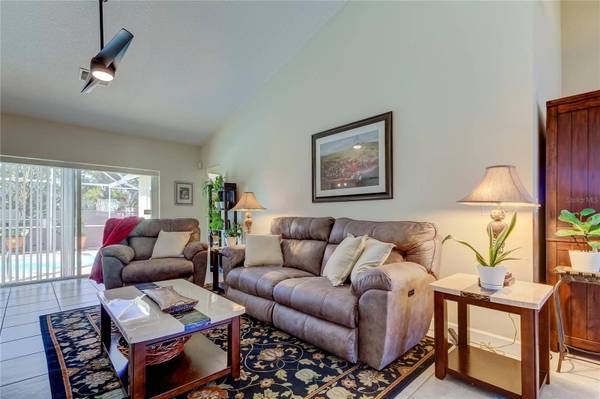 8622 THIMBLEBERRY LN, Tampa, FL 33635