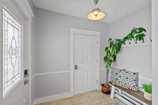 138 Russell Road, Albany, NY 12203