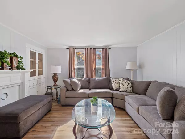 434 3rd ST SE, Hickory, NC 28602