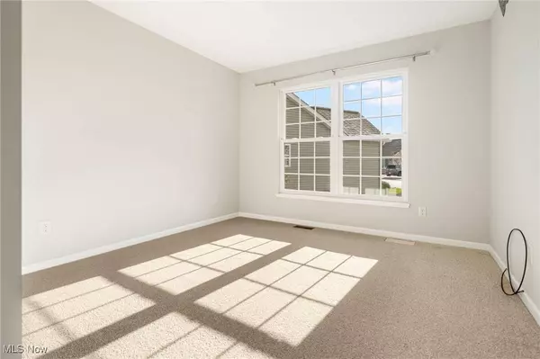 4135 Ledgewater DR, Mogadore, OH 44260