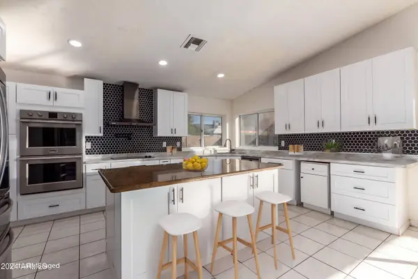 5595 W MERCER Lane, Glendale, AZ 85304