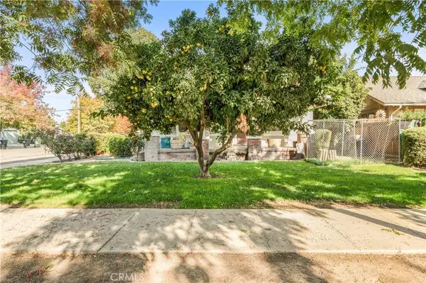 530 W Kaweah AVE, Visalia, CA 93277