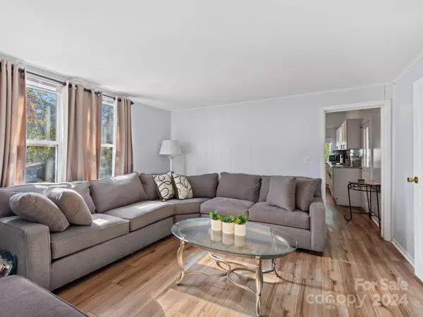 434 3rd ST SE, Hickory, NC 28602