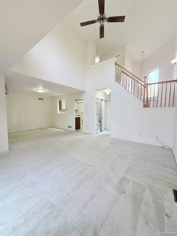 6601 Quail Run Circle, Westland, MI 48185