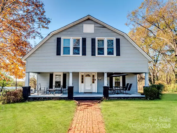 434 3rd ST SE, Hickory, NC 28602