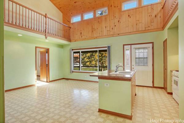 39876 N Circle AVE, Antioch, IL 60002