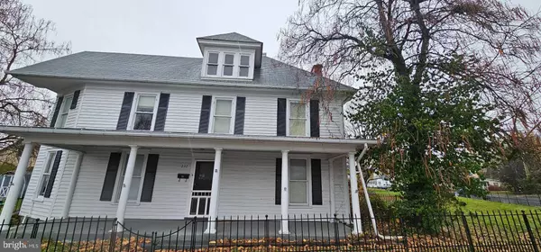 232 CRAWFORD ST, Strasburg, VA 22657