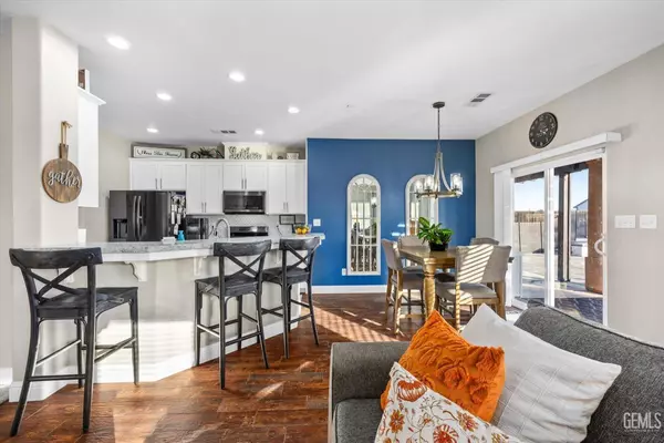 121 Woodlands Meadow Court, Bakersfield, CA 93308