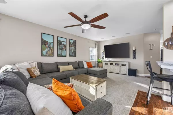 121 Woodlands Meadow Court, Bakersfield, CA 93308