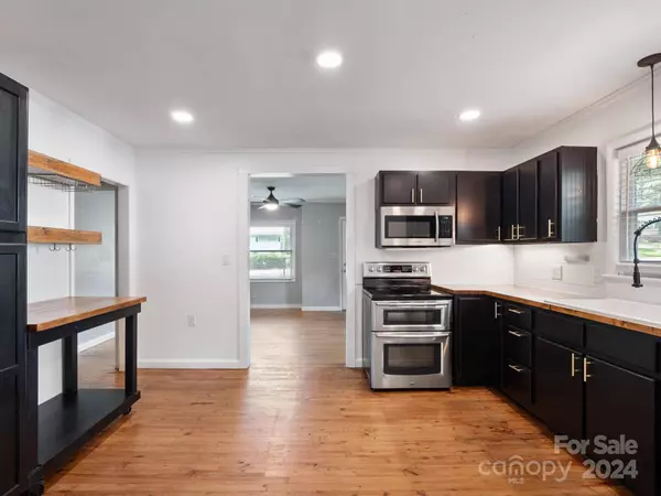 803 Westview ST, Shelby, NC 28150