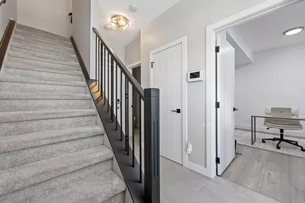 104 Silverado Plains PARK SW, Calgary, AB T2X 1Y8