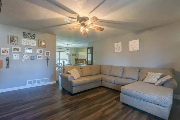 1224 E Minneapolis Ave, Salina, KS 67401