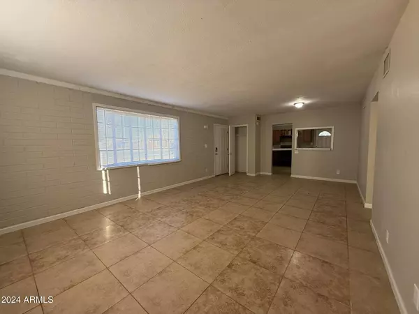 2417 W OSBORN Road, Phoenix, AZ 85015