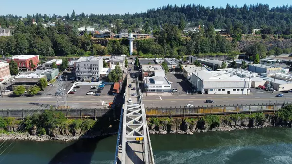 306 4th Ave, Oregon City, OR 97045-3148