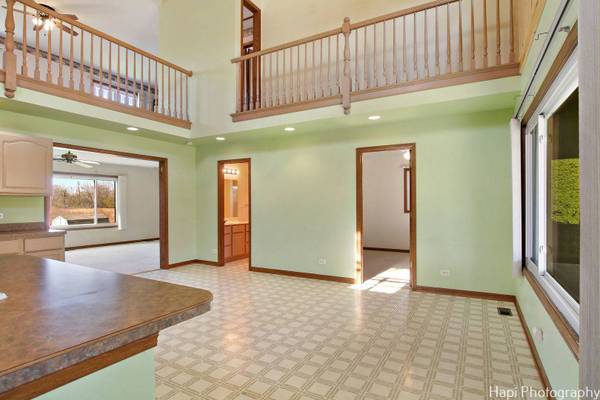 39876 N Circle AVE, Antioch, IL 60002