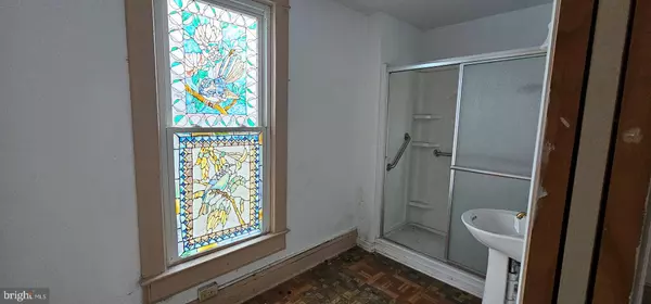 232 CRAWFORD ST, Strasburg, VA 22657