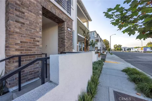 1626 W Cameron AVE, West Covina, CA 91790