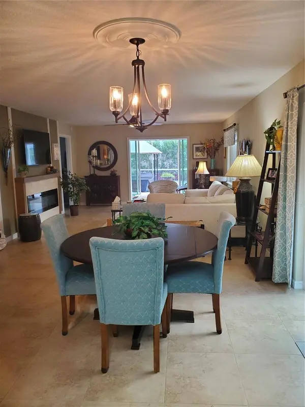 956 AVALON AVE, Lady Lake, FL 32159