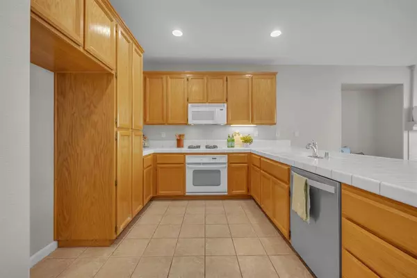 3126 Tintorera WAY, Sacramento, CA 95833