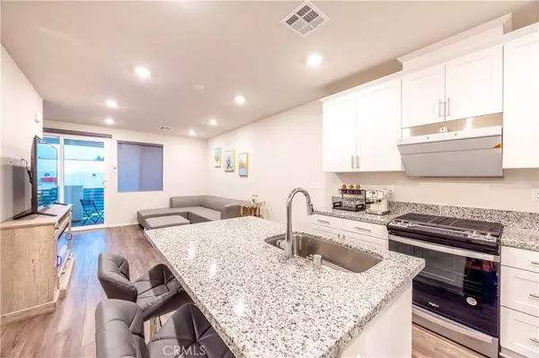 1626 W Cameron AVE, West Covina, CA 91790