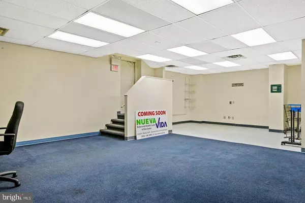 9 N 6TH ST, Vineland, NJ 08360