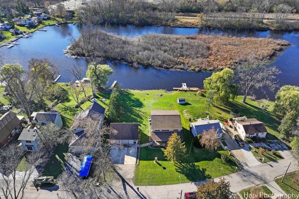 39876 N Circle AVE, Antioch, IL 60002