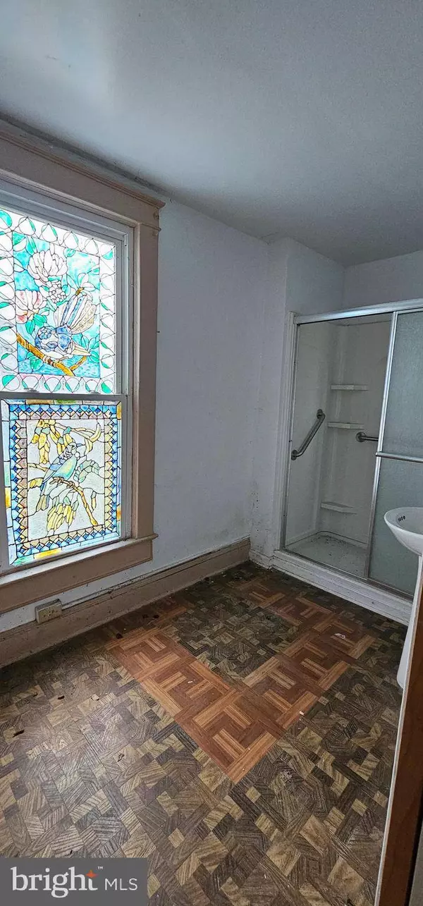 232 CRAWFORD ST, Strasburg, VA 22657