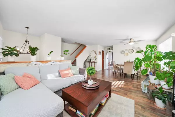 907 Manchester CIR, Grayslake, IL 60030