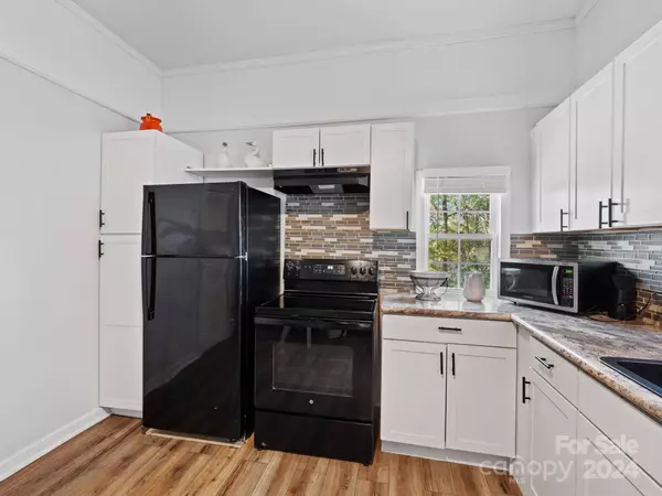 434 3rd ST SE, Hickory, NC 28602