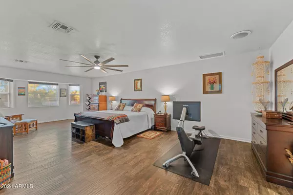 2105 W YUCCA Drive, Wickenburg, AZ 85390