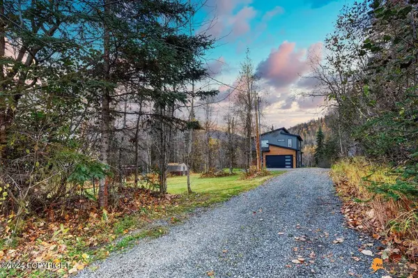 18725 Jasmine RD, Chugiak, AK 99567