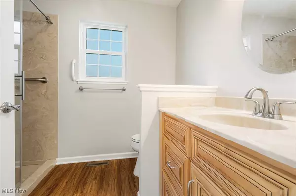 4135 Ledgewater DR, Mogadore, OH 44260