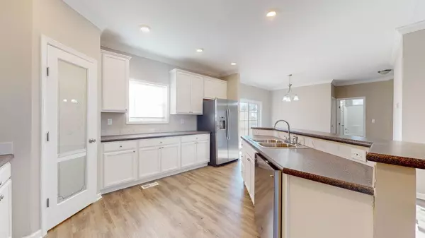 135 Waters Edge RD, Spring City, TN 37381