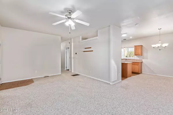 221 E MICHELLE Drive, Phoenix, AZ 85022