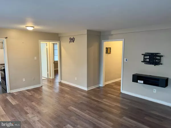 903 S FREDERICK ST #6, Arlington, VA 22204