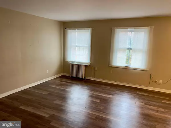 903 S FREDERICK ST #6, Arlington, VA 22204