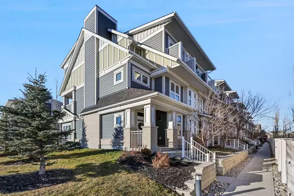 104 Silverado Plains PARK SW, Calgary, AB T2X 1Y8