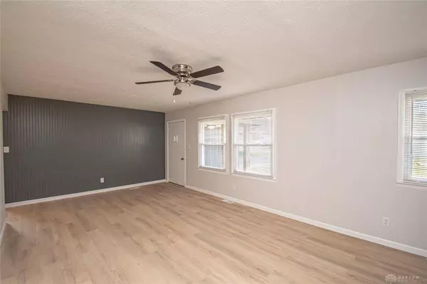 279 Amsterdam Drive, Xenia, OH 45385