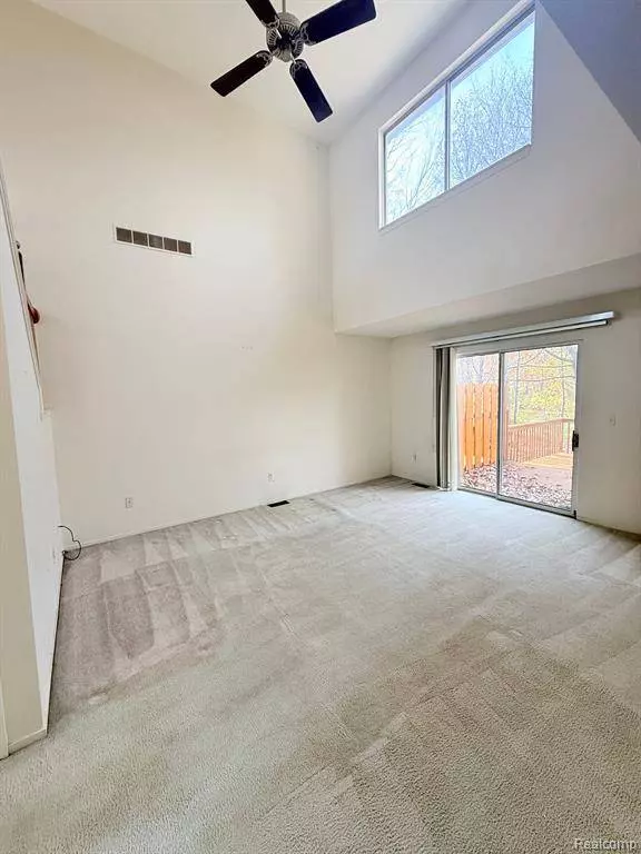 6601 Quail Run Circle, Westland, MI 48185